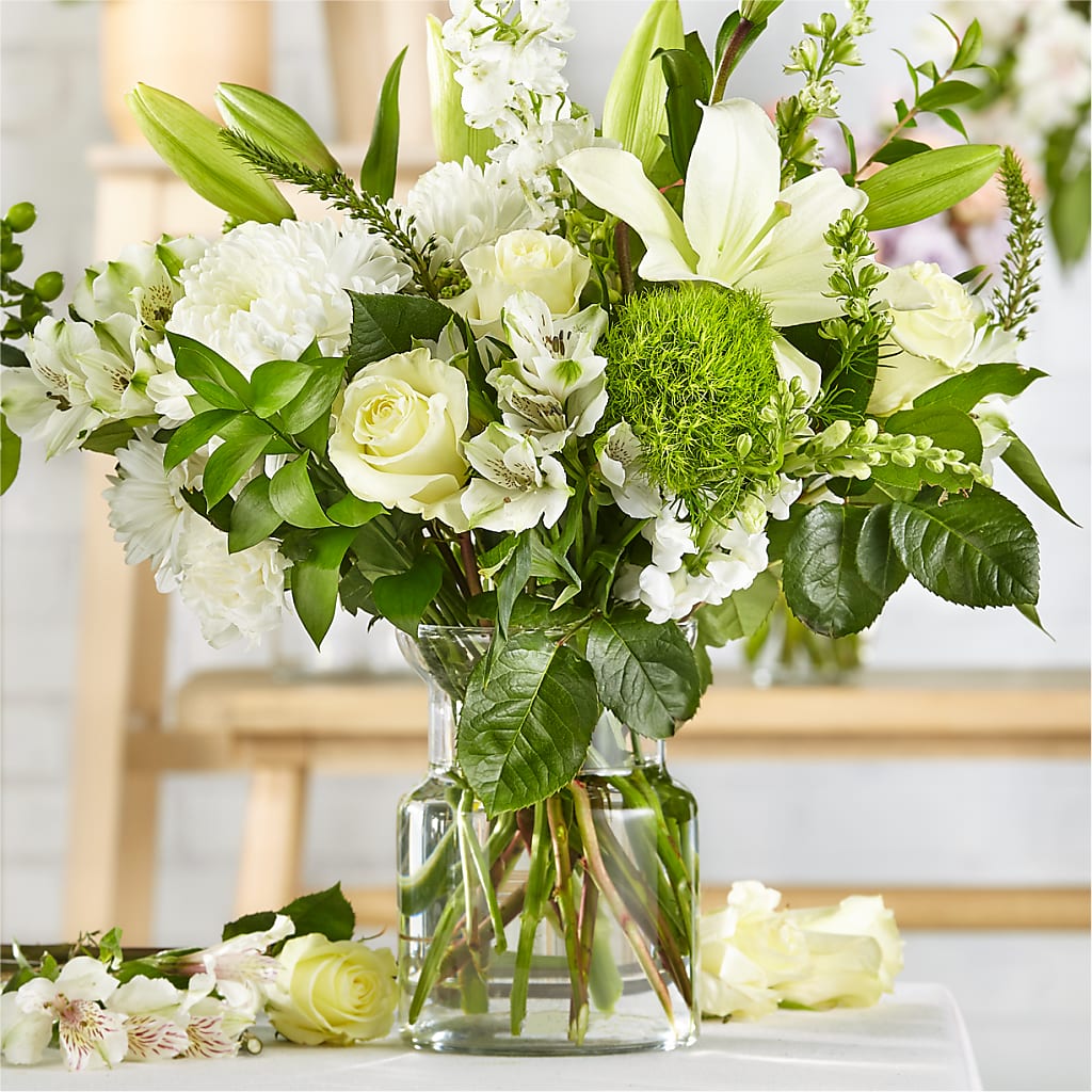Classic Ivory – A Florist Original – FRUIT & FLOWER CREATIONS, Portland OR