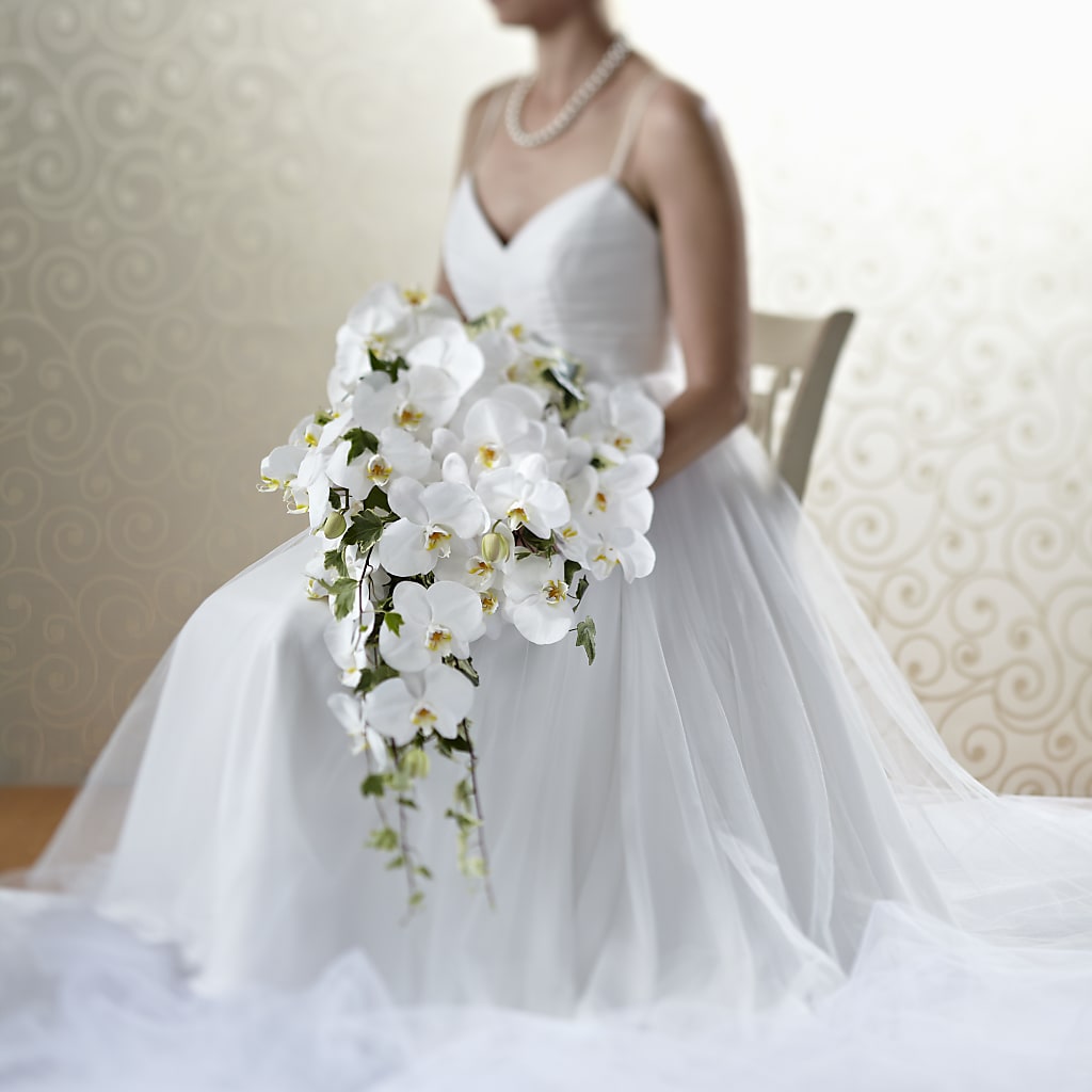 Classic White Bouquet – FRUIT & FLOWER CREATIONS, Portland OR